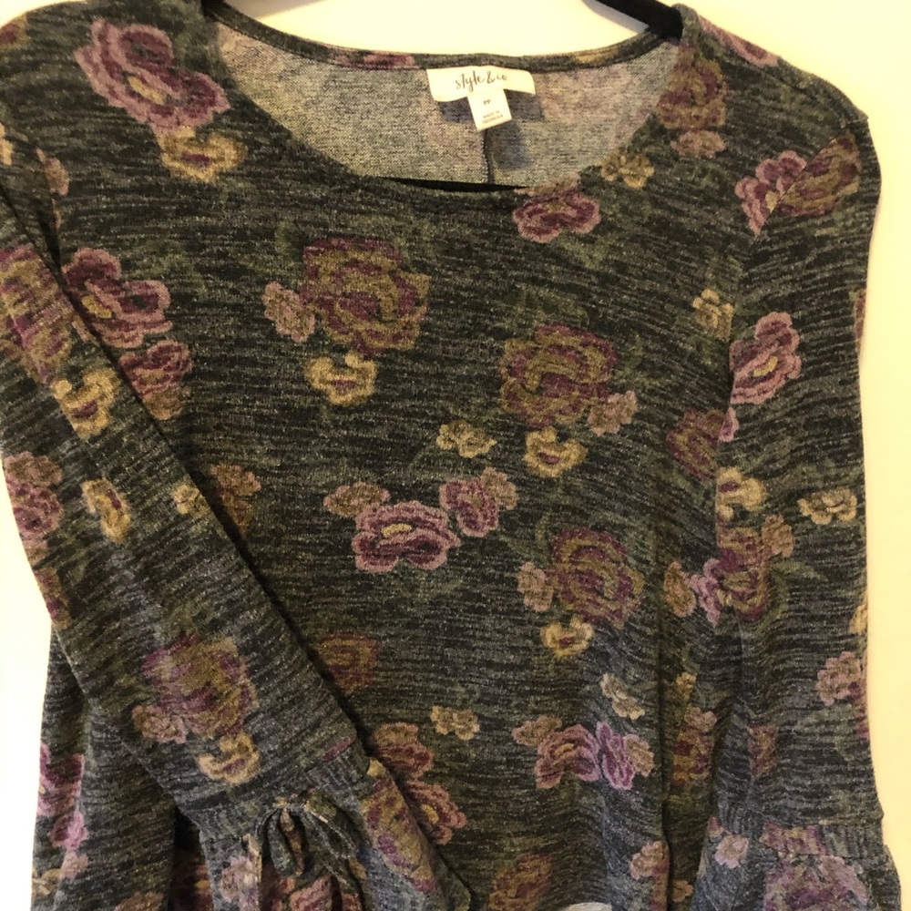 🌻Style & Co Tops